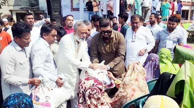 রূপগঞ্জে তারেক রহমানের পক্ষে ঈদ সামগ্রী বিতরণ