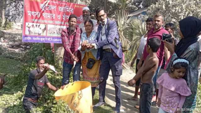 বন্দরে জুয়েল জামির মৎস খামারে পোনা মাছ অবমুক্ত 