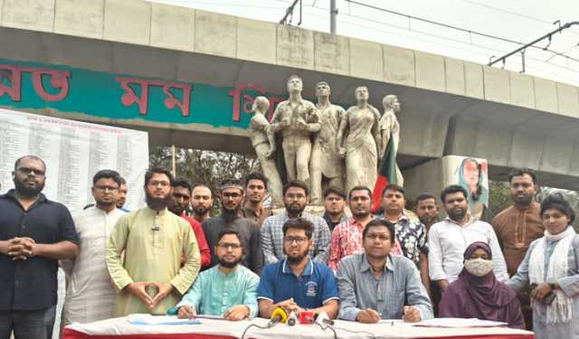 সেনাবাহিনীর বিরুদ্ধে ‘ষড়যন্ত্র’ করার অভিযোগ 