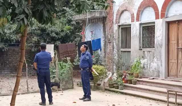 জমি নিয়ে বিরোধে চিত্রনায়িকা দিতির বাড়িতে হামলা, আহত ২