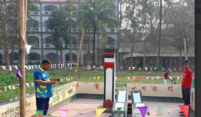 কুমিল্লায় শহীদ মিনার ভাঙচুরের ঘটনায় ২ তদন্ত কমিটি