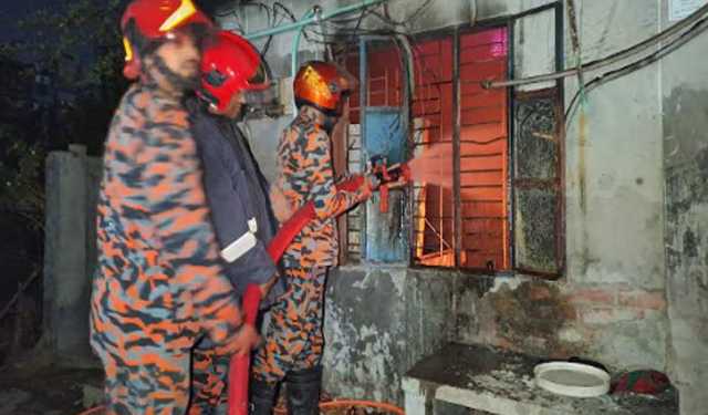 বরিশালে যুবদল নেতাকে হত্যার ঘটনায় অভিযুক্তের বাড়িতে আবার আগুন