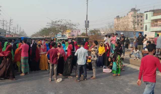 দেড় ঘন্টা পর ঢাকা-ময়মনসিংহ মহাসড়কে যান চলাচল শুরু  