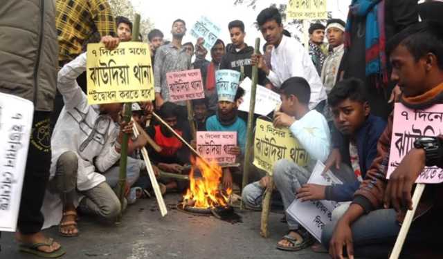 থানা স্থানান্তর ও নাম বদলের দাবিতে মহাসড়ক অবরোধ