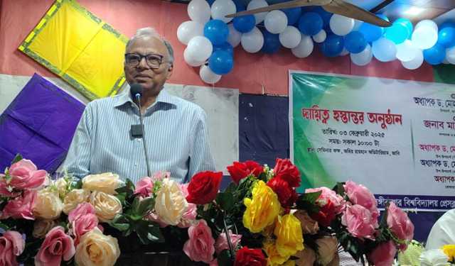 ‘পত্রিকা প্রকাশে গুরুত্বপূর্ণ বাধা কর্পোরেট মালিকানা ও রাজনীতি’