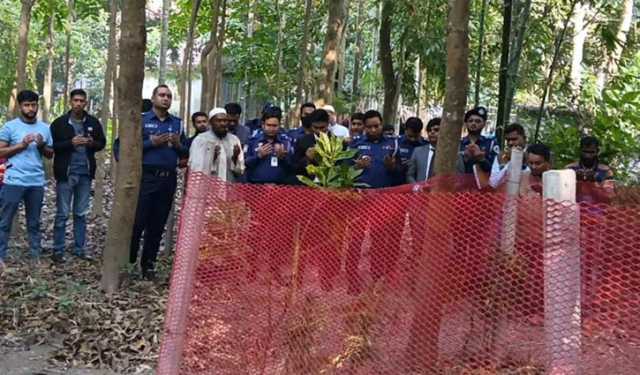 মায়ের বাধায় শহীদ আরাফাতের মরদেহ উত্তোলন বন্ধ