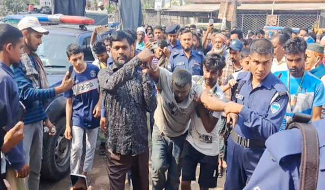 শরীয়তপুরে ডাকাতির ঘটনায় আরো এক জনকে গণপিটুনির পর পুলিশে সোপর্দ