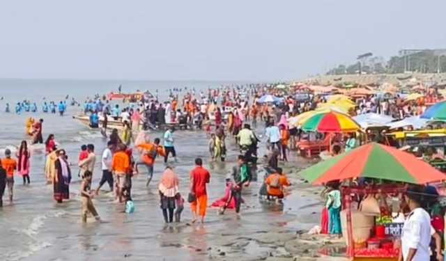 রমজানের আগে পর্যটকে মুখরিত কুয়াকাটা