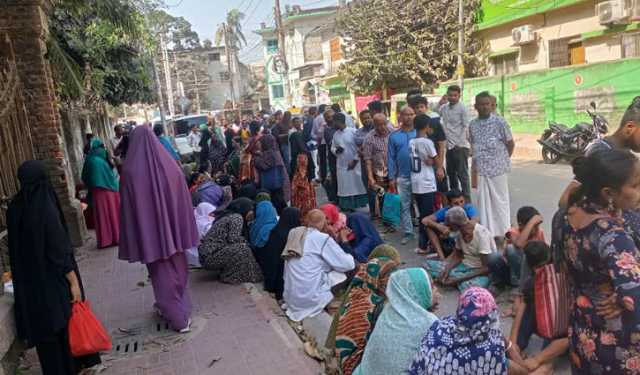 ঘণ্টার পর ঘণ্টা অপেক্ষা, তবু মিলছে না টিসিবির পণ্য