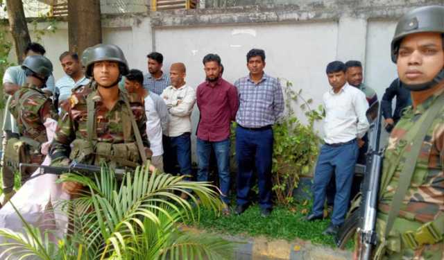 ঢামেকে যৌথবাহিনীর অভিযান, ৩৩ ‘দালালকে’ বিভিন্ন মেয়াদে সাজা