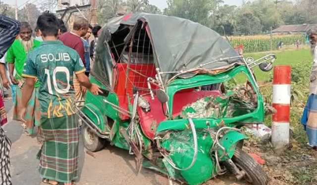 ময়মনসিংহে ট্রাকচাপায় অটোরিকশার ৩ যাত্রী নিহত