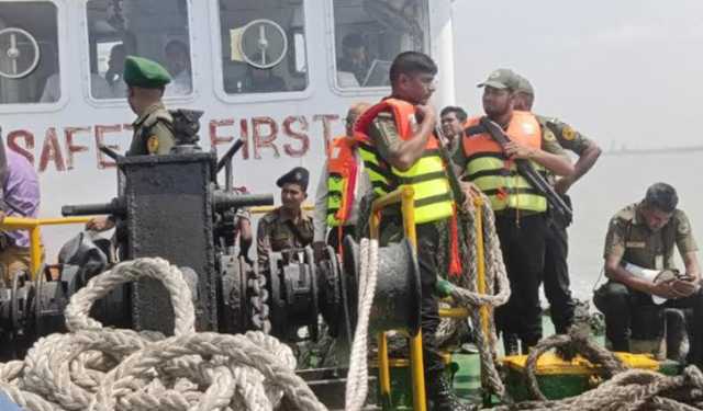 সমুদ্রে ভাসমান গুদামে পণ্য মজুদের বিরুদ্ধে সাঁড়াশি অভিযান