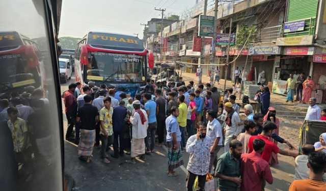 চট্টগ্রামে বাসচাপায় ভাই-বোনসহ নিহত ৩