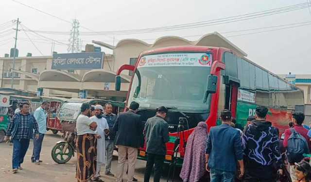 কুমিল্লা রেলস্টেশন থেকে চলছে বিআরটিসির বাস