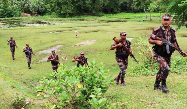 সাতক্ষীরা সীমান্তে বিএসএফের ফাঁকা গুলি 