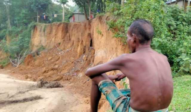 সিলিকা বালু উত্তোলন: চা বাগানে বসত ভিটা হারানোর শঙ্কায় ৬ পরিবার