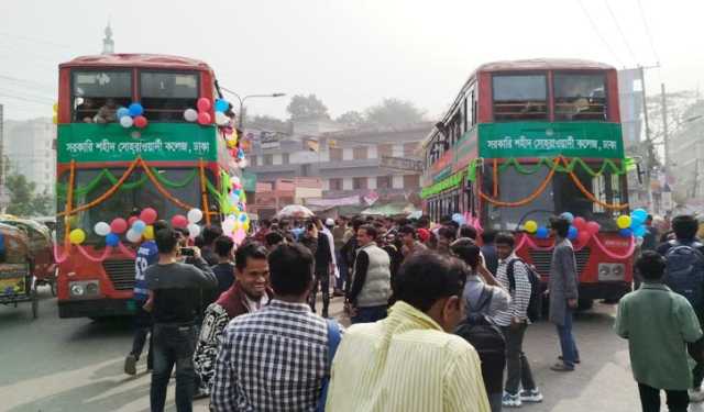 অবশেষে বাস পেলেন সোহরাওয়ার্দী কলেজের শিক্ষার্থীরা 