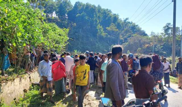 বান্দরবানে ট্রাকচাপায় তিন মোটরসাইকেল আরোহী নিহত