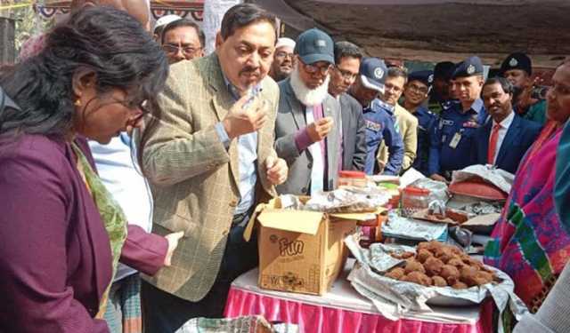 ‘গুড় শিল্প বাঁচাতে নতুন গাছি তৈরি করতে হবে’