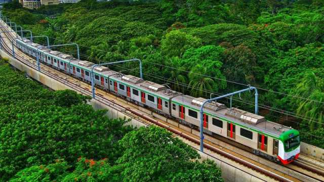 এমআরটি পুলিশ ও মে‌ট্রো কর্মচারী‌দের হাতাহা‌তি, ট্রেন ব‌ন্ধের হুঁশিয়া‌রি