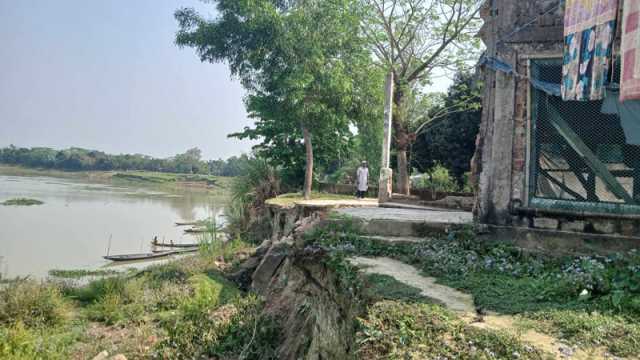 কুশিয়ারায় বিলীন কালারবাজার