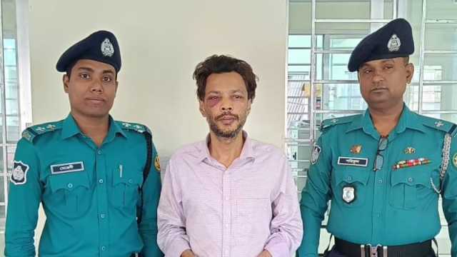 শান্তিনগরে রিভলভারসহ ‘চিহ্নিত চাঁদাবাজ’ নুরুজ্জামান গ্রেপ্তার