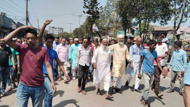 বগুড়া থেকে সব রুটে বাস চলাচল বন্ধ