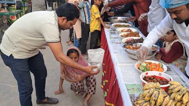 ১ টাকার ইফতারির দোকান