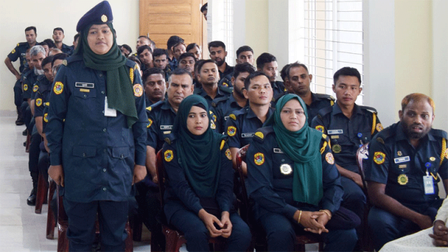 পুরুষ ও নারী কারারক্ষী নিয়োগের আবেদন শেষ হচ্ছে রোববার