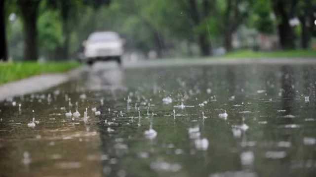 বৃষ্টি চলতে পারে টানা তিনদিন, শিলাবৃষ্টি ও ঝোড়ো হাওয়ার বার্তা