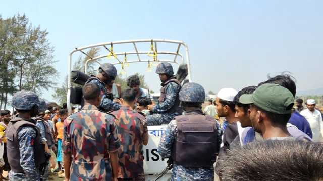 টেকনাফে অপহরণের সময় তিন ডাকাতকে ধরল জনতা