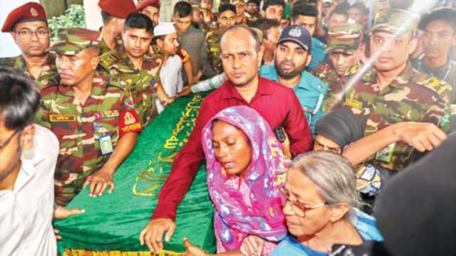 ঝরেই গেল ‘ছোট্ট ফুল’ আছিয়া, কাঁদছে দেশ