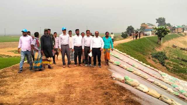 ফসল রক্ষা বাঁধ পরিদর্শন সুনামগঞ্জ ডিসির