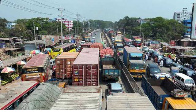 ঈদযাত্রীদের সেবায় থাকছে আট শতাধিক পুলিশ