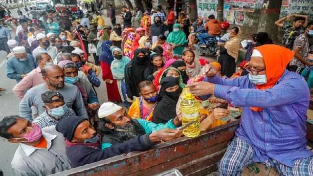 ৬৪ জেলায় বুধবার থেকে ট্রাকে মিলবে টিসিবির পণ্য