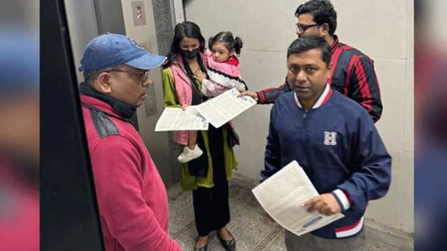 লিফলেট বিতরণ: আলোচিত শিক্ষক মুকিব মিয়া গ্রেপ্তার