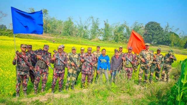 বিএসএফের থেকে ২ বাংলাদেশিকে ফেরত আনল বিজিবি