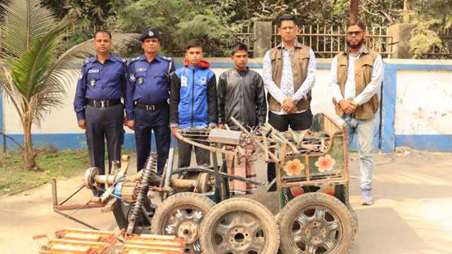 এক সঙ্গে বাংলা মদ পান শেষে পলাশকে শ্বাসরোধে হত্যা করে ২ বন্ধু: পুলিশ