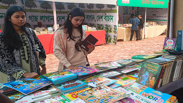 চট্টগ্রামে কনসার্টের জন্য বইমেলা বন্ধ