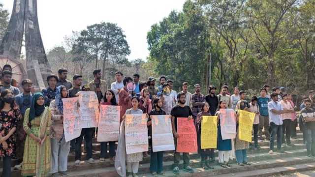 ‘কুরুচিপূর্ণ’ মন্তব্যে চবি প্রক্টরের পদত্যাগ দাবি 