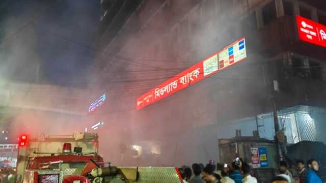 কারওয়ান বাজারে ইটিভি ভবনে আগুন