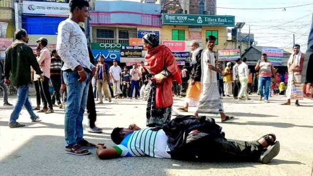 বিএনপি নেতাকে থানা থেকে ছাড়িয়ে নিতে সড়ক অবরোধ