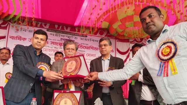 সালথায় বিভাগদী শহীদস্মৃতি মহাবিদ্যালয়ে বার্ষিক ক্রীড়া প্রতিযোগিতা অনুষ্ঠিত