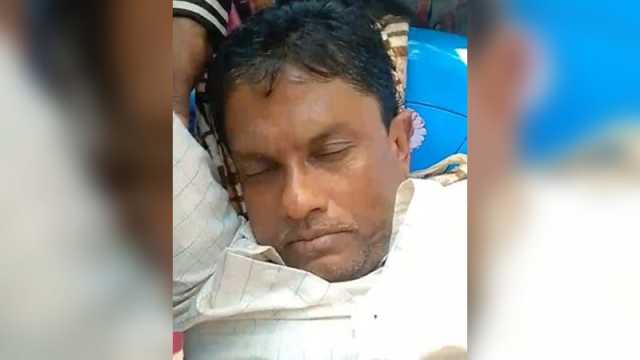 বিদ্যালয়ে ঢুকে শিক্ষককে পদত্যাগে চাপ, আতঙ্কে স্ট্রোক