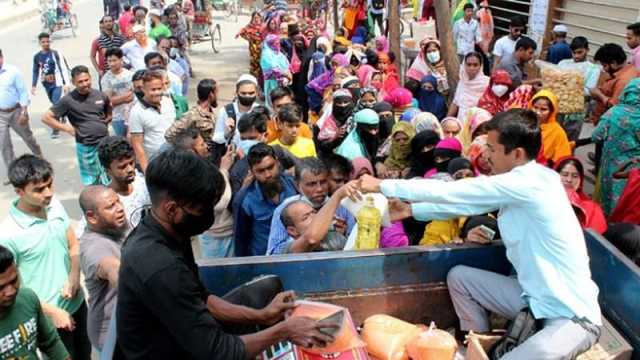 ‘দুই মাস ধরি টিসিবির ট্রাক আইসে না’