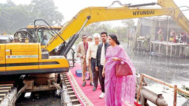 ছয়টি সংস্কারে ঢাকার খালে শুরু প্রাণ ফেরানোর কাজ