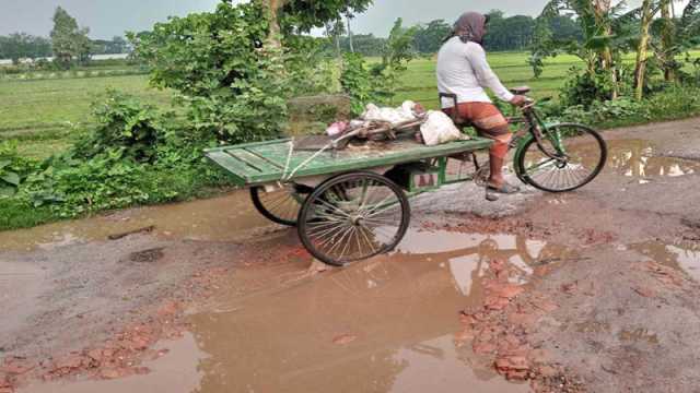 জকিগঞ্জের সড়ক পথের দুরবস্থা