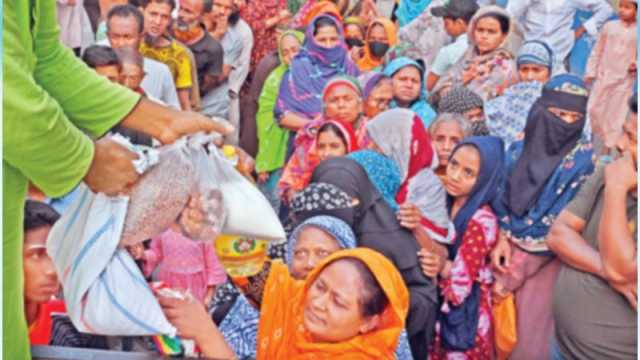 লাইনে দাঁড়িয়ে অজ্ঞান অন্তঃসত্ত্বা সানজিদা