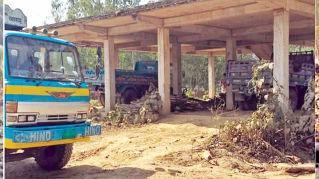 লোহাগাড়ায় আ’লীগ নেতার দখলে ১০ কোটি টাকার খাসজমি