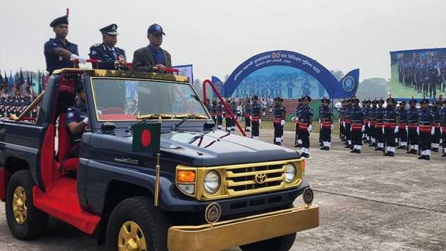 বহু নাটকীয়তার পর এএসপিদের সমাপনী কুচকাওয়াজ